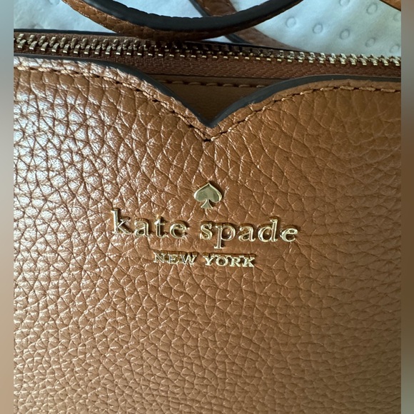 Kate Spade Harlow crossbody, brown pebbled leather, zipper closure, Int pockets - Picture 3 of 13